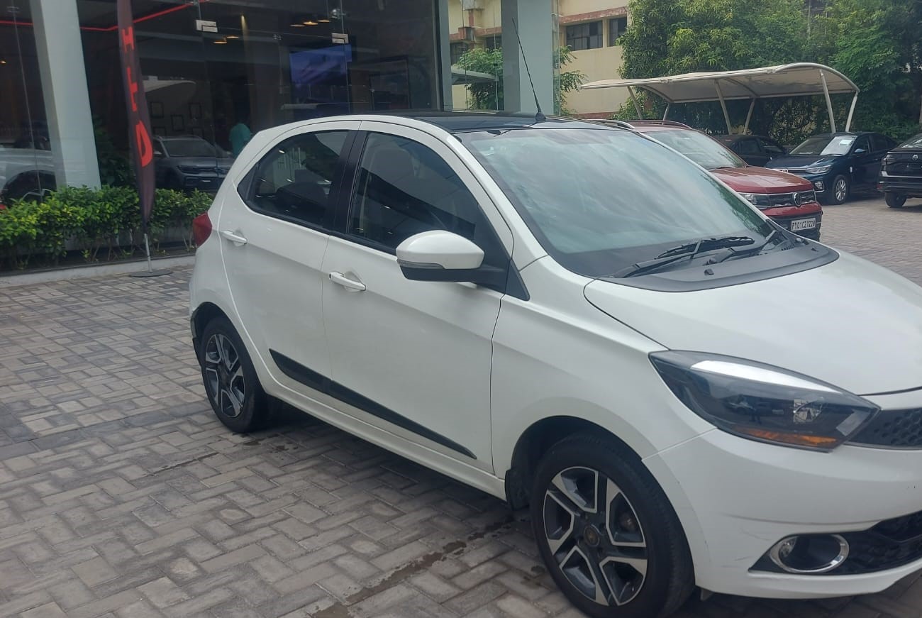 Tata Tiago(2019-2020) Revotron Xza Plus